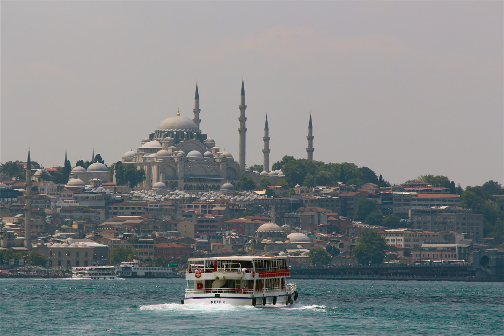 Istanbul, Türkiye: One City, Two Continents